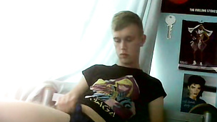 Austin jerks off his massive schlong in front of webcam